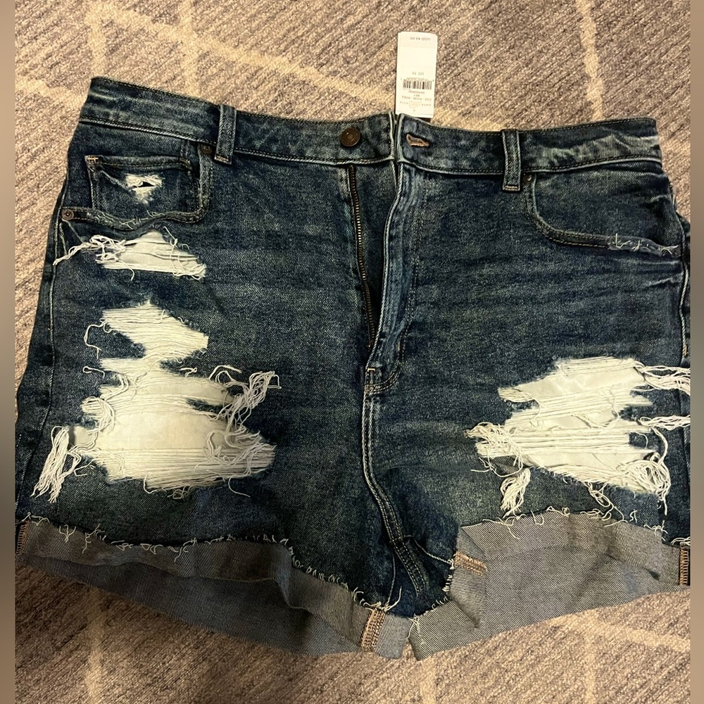 AE mom short NWT